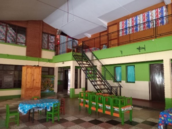 Vier Erzieherinnen in Salomon Klein