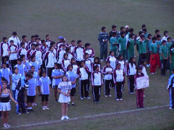 Basketball-Trikots f&uuml;r zwei Schulmannschaften