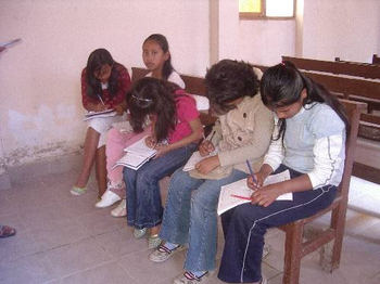 Schulmaterial f&uuml;r M&auml;dcheninternat in Mon