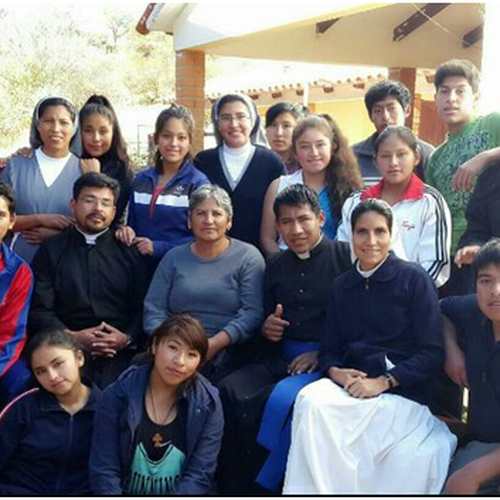 SchülerInnen und LehrerInnen vom Internat San Lorenzo